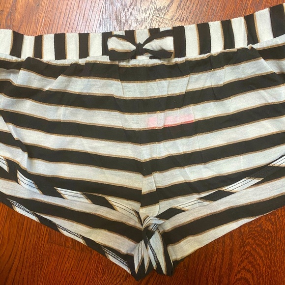 Women’s Betsy Johnson Sleep Set - Picture 4 of 4